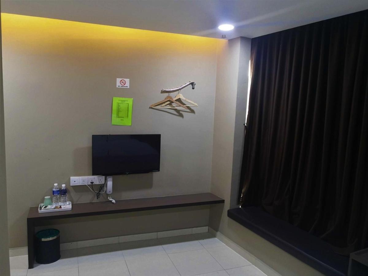 Tropika Garden Hotel Johor Bahru Exterior foto