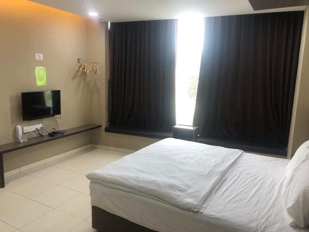 Tropika Garden Hotel Johor Bahru Exterior foto